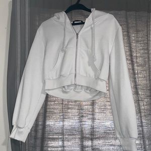 WHITE CROP HOODIE